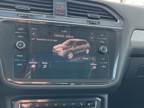 Used 2018 Volkswagen Tiguan SE image 40