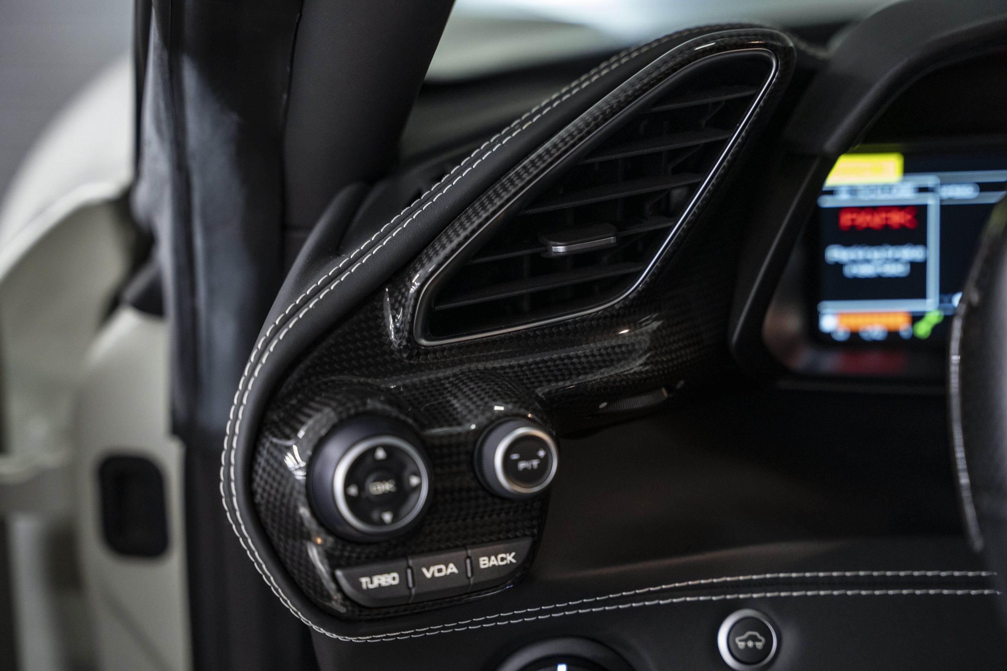 Used 2018 Ferrari 488 GTB RWD image 38