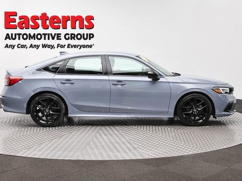 Used 2023 Honda Civic Sport image 4