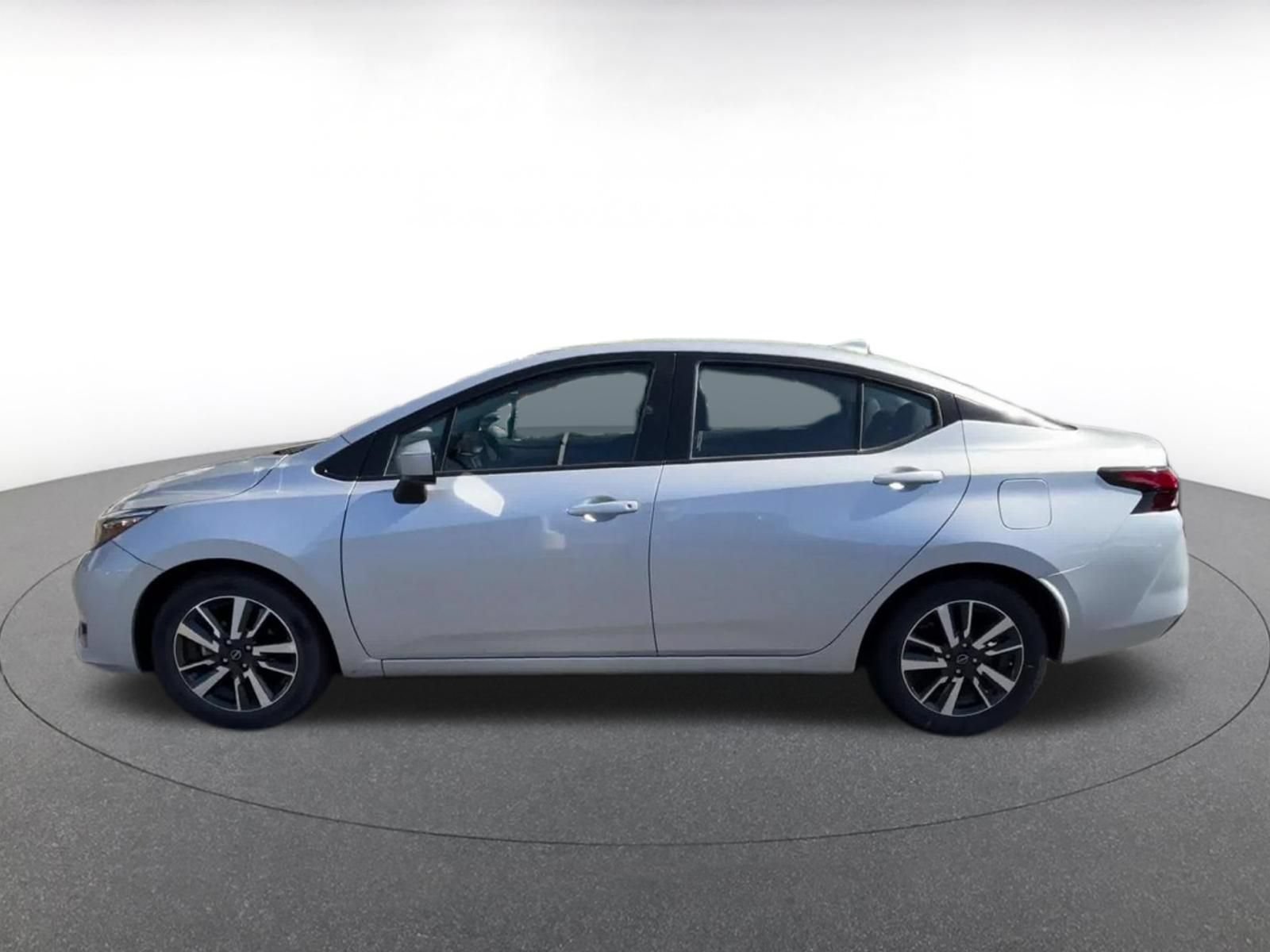Used 2025 Nissan Versa SV FWD image 8
