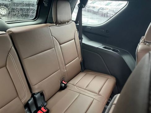 Used 2025 Chevrolet Tahoe High Country image 32