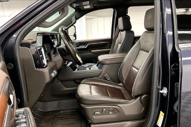 Used 2025 GMC Sierra 2500 Denali w/ Denali Reserve Package AWD/4WD image 25