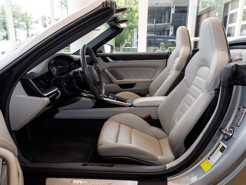 Used 2021 Porsche 911 Turbo image 33