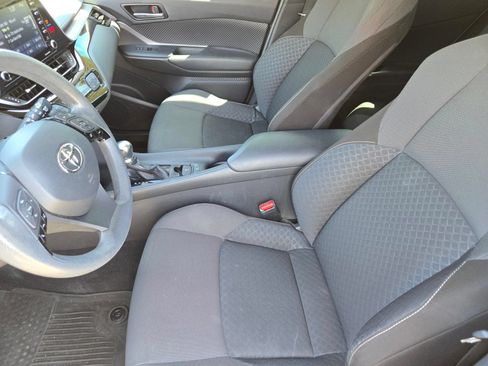 Used 2020 Toyota C-HR LE FWD image 19
