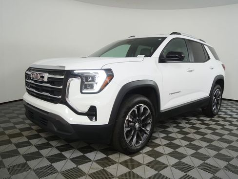 Used 2025 GMC Terrain Elevation w/ Elevation Premium Package AWD/4WD image 7