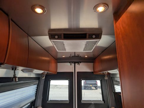 Used 2005 Dodge Sprinter 2500 w/ PWR Convenience Group image 27