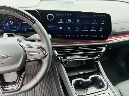 Used 2024 Chevrolet Traverse RS image 26