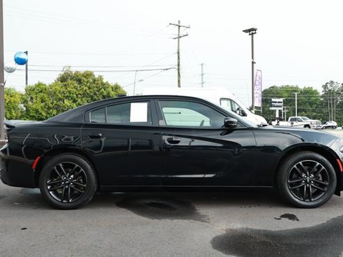Used 2019 Dodge Charger SXT w/ Blacktop Package AWD/4WD image 4