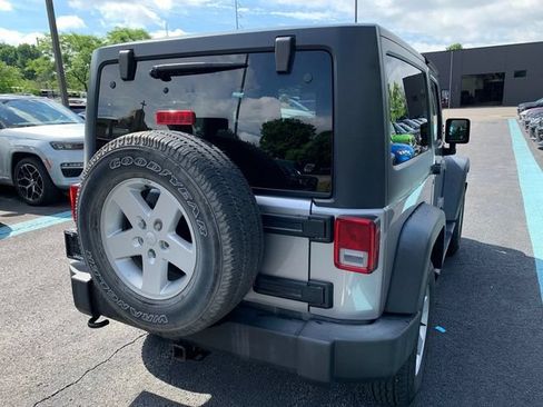 Used 2018 Jeep Wrangler Sport AWD/4WD image 7
