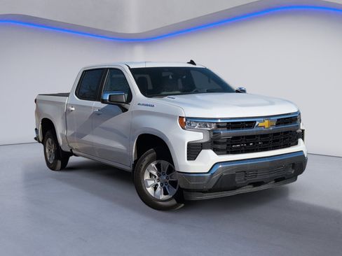 Used 2024 Chevrolet Silverado 1500 LT w/ Protection Package image 2