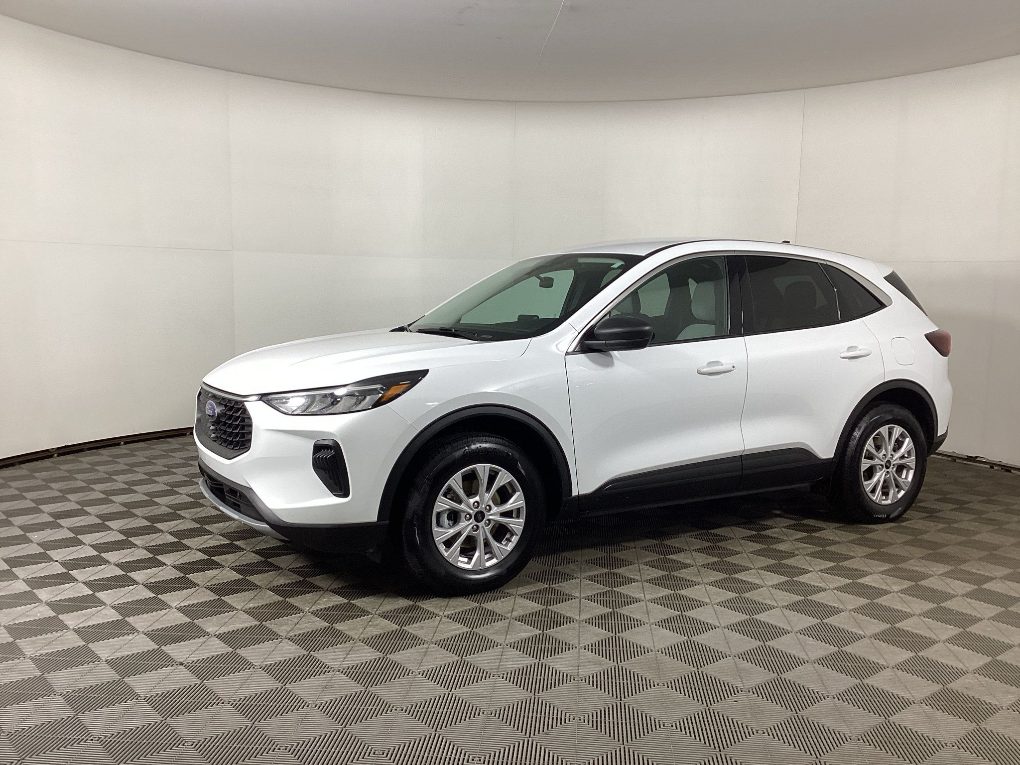 Used 2024 Ford Escape Active AWD/4WD image 5