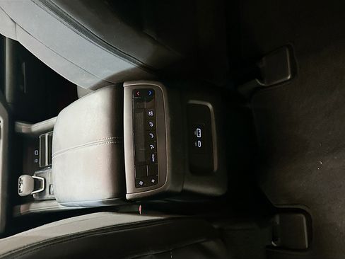 Used 2024 Nissan Pathfinder SV image 28