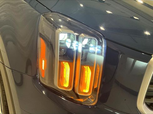 Used 2025 Kia Telluride S AWD/4WD image 32
