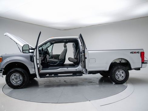Used 2017 Ford F350 XL image 18