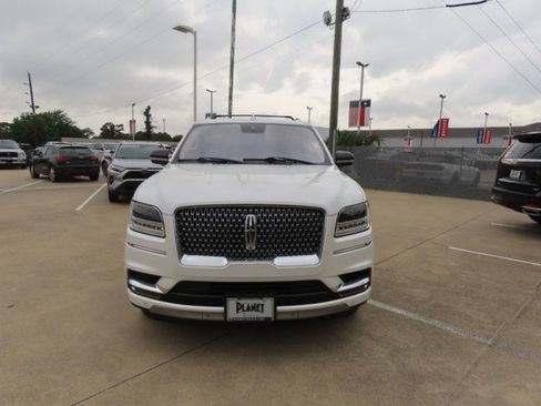 Used 2019 Lincoln Navigator Select w/ Technology Package RWD image 4