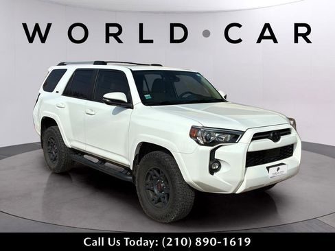 Used 2023 Toyota 4Runner SR5 Premium w/ Moonroof Package image 2