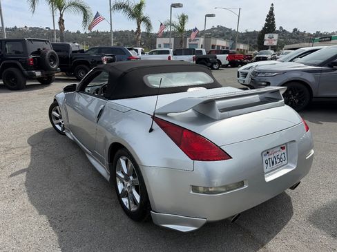 Used 2004 Nissan 350Z Touring image 5
