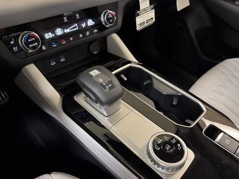 New 2026 Mitsubishi Outlander SEL image 19