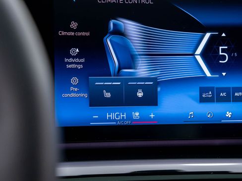 Certified 2025 BMW 540i xDrive image 26