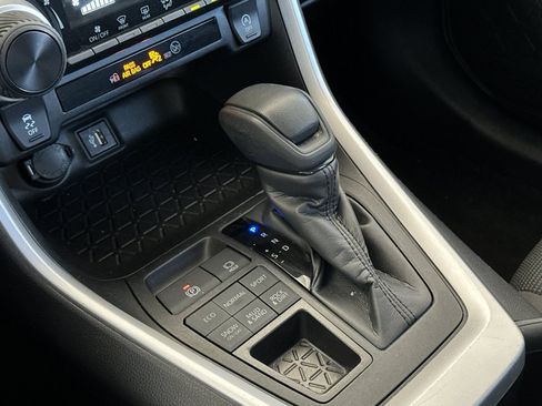 Used 2024 Toyota RAV4 LE image 19