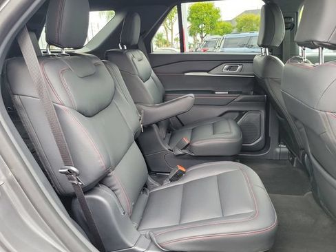 Used 2026 Ford Explorer ST-Line w/ ST-Line Street Pack RWD image 19