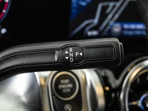 Certified 2025 Mercedes-Benz GLB 250 4MATIC w/ Exclusive Package image 12