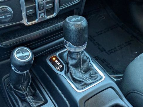 Used 2020 Jeep Wrangler Unlimited Sahara AWD/4WD image 12