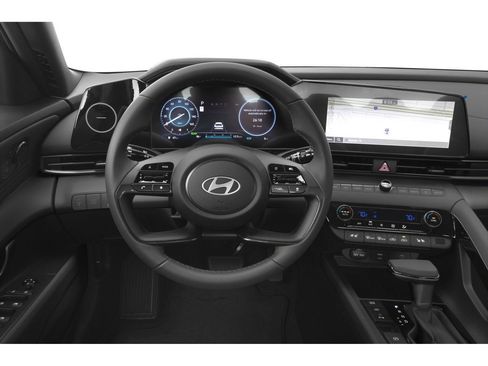 Used 2025 Hyundai Elantra Limited FWD image 4