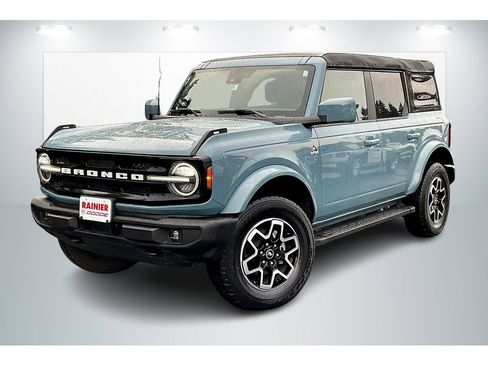 Used 2023 Ford Bronco Outer Banks image 2