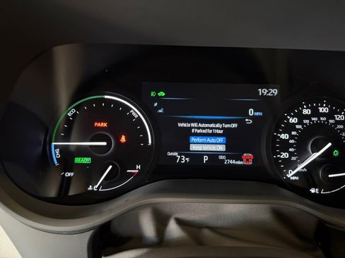 Certified 2026 Toyota Sienna XLE FWD image 11