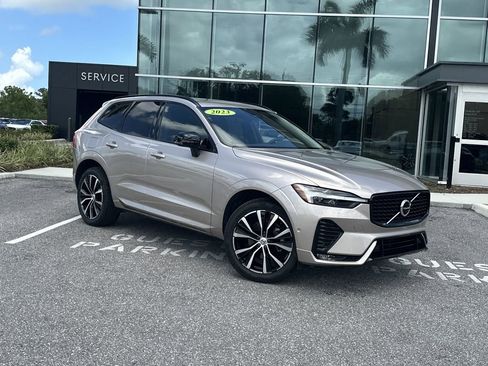 Used 2023 Volvo XC60 B5 Plus AWD/4WD image 2