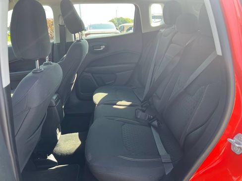 Used 2018 Jeep Compass Sport AWD/4WD image 14