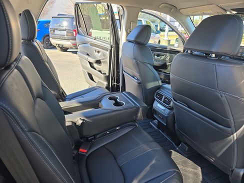 Used 2023 Honda Pilot EX-L image 11