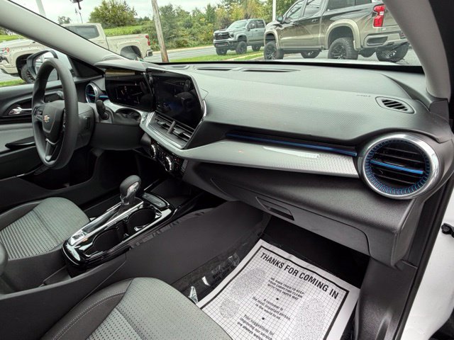 Certified 2025 Chevrolet Trax LT FWD image 37