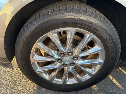 Used 2018 Buick Enclave Premium w/ Experience Buick Package FWD image 5