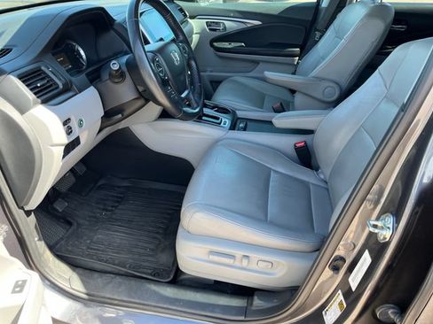 Used 2017 Honda Pilot EX-L image 2