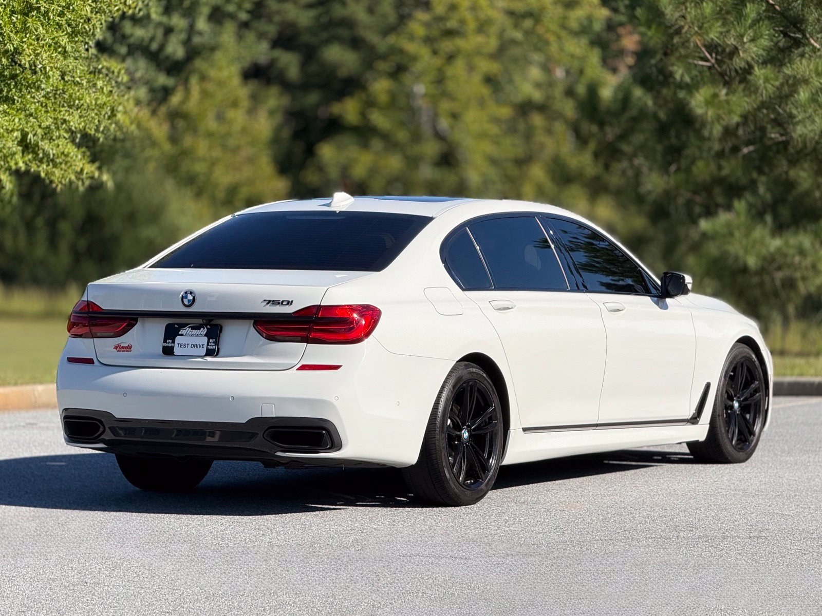 Used 2018 BMW 750i RWD image 11