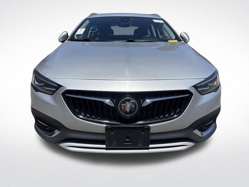Used 2018 Buick Regal Essence w/ Driver Confidence Package #1 AWD/4WD image 9