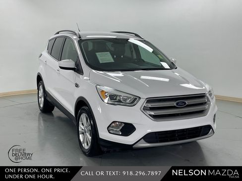 Used 2019 Ford Escape SEL image 4