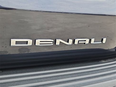 Used 2022 GMC Yukon Denali image 15