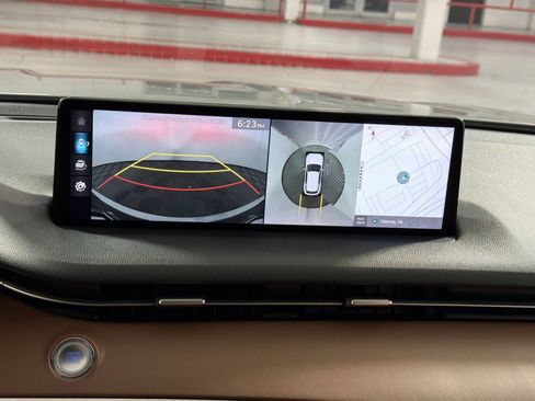 Used 2022 Genesis GV70 2.5T w/ Advanced Package image 19