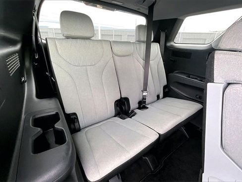 Used 2022 Hyundai Palisade SE image 30