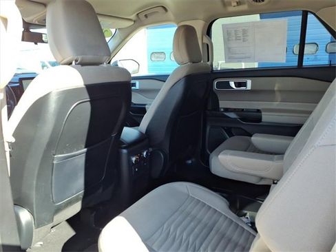 Used 2020 Ford Explorer XLT image 27