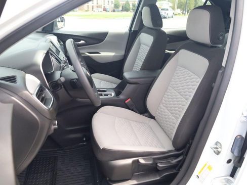 Used 2021 Chevrolet Equinox LS FWD image 19