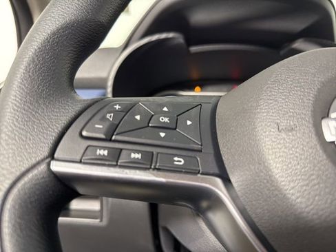 Used 2025 Nissan Versa SV w/ Trunk Package image 27