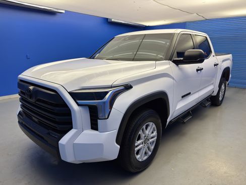 Used 2025 Toyota Tundra SR5 image 5