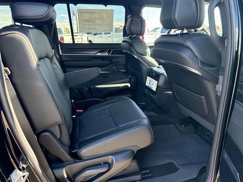 New 2026 Jeep Grand Wagoneer L Summit image 34