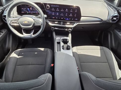 Certified 2026 Chevrolet Equinox EV LT w/ Comfort Package FWD image 11