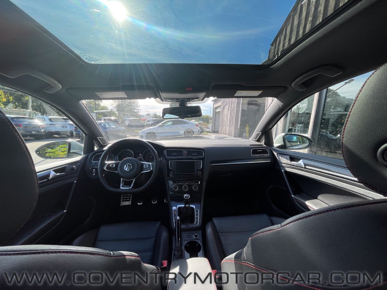 Used 2017 Volkswagen GTI SE FWD image 22
