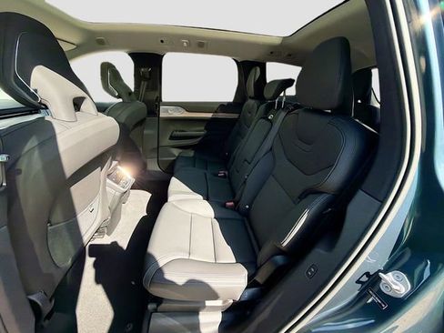 Used 2025 Volvo EX90 Ultra image 20